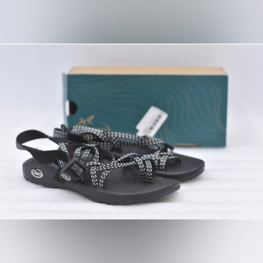 Chaco Women's ZX2 Size 7 Classic Toe Loop Outdoor Sport Sandal Black